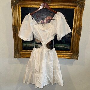 She + Sky Linen Blend White Mini Dress with Open Twist Waist Size M Resort Wear